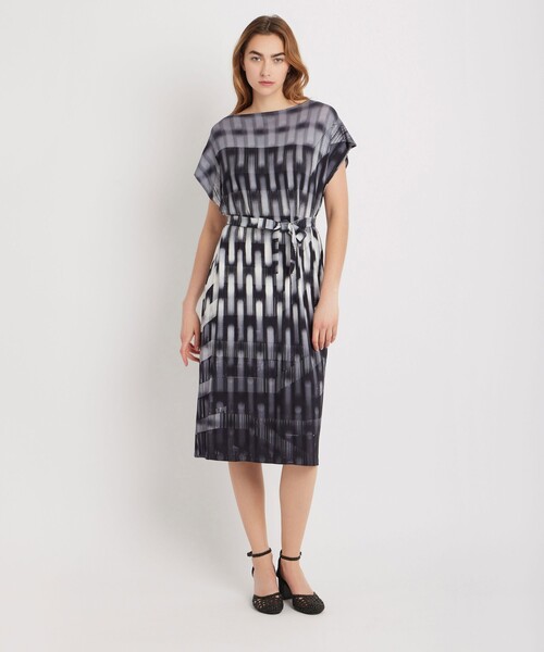 agnes b.(アニエスベー)の「プリント フレンチスリーブ アーティスト ワンピース "Hugo Naccache"(ワンピース・レディース・ブルー系その他・2/1)」の2枚目の写真