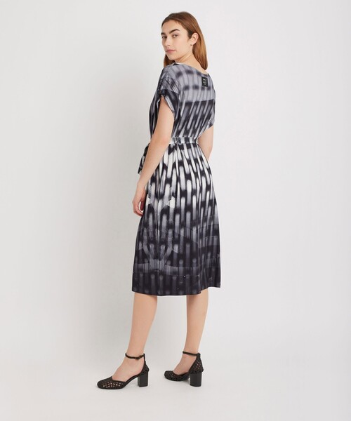 agnes b.(アニエスベー)の「プリント フレンチスリーブ アーティスト ワンピース "Hugo Naccache"(ワンピース・レディース・ブルー系その他・2/1)」の4枚目の写真