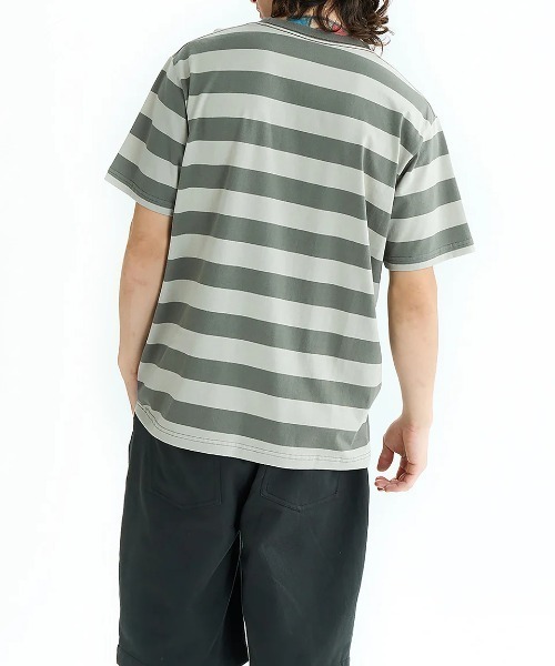 RVCA(ルーカ)の「RVCA メンズ MALONE SS Tシャツ 【2025年夏モデル】/ルーカボーダー半袖Tシャツ(Tシャツ/カットソー・メンズ・グリーン系その他/レッド系その他/グレー系その他・LARGE/SMALL/MEDIUM/X-LARGE)」の4枚目の写真