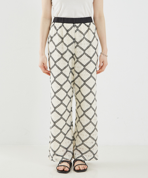 abahouse mavie(アバハウスマヴィ)の「【セットアップ対応】レースイージーストレートパンツ(その他パンツ・レディース・オフホワイト/ブラック・フリー)」の18枚目の写真