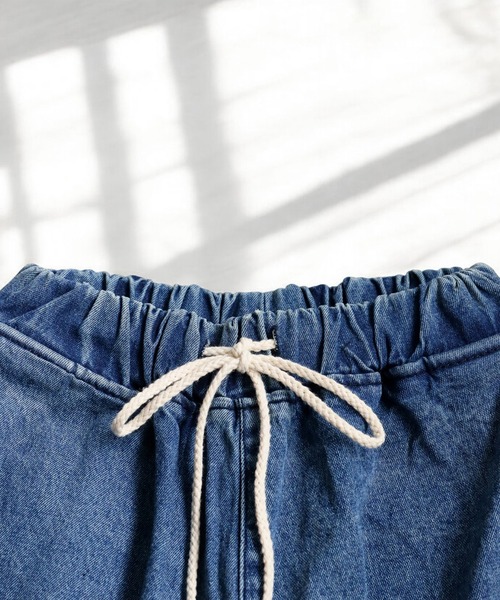 antiqua（アンティカ）の「裾ドロストデザインデニムバルーンパンツ（デニムパンツ・レディース・ブルー系その他・ONESIZE）」の19枚目の写真