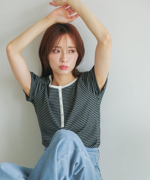 mysty woman（ミスティウーマン）の「［追加1］【WEB限定】無地＆ボーダー/ヘンリーネック半袖Tシャツ  499729（Tシャツ/カットソー・レディース・ブラック/ネイビー/ブラウン/グレー/オフホワイト/カーキ/ピンク/ホワイト系その他・FREE）」の4枚目の写真