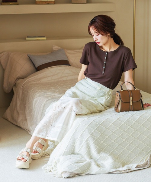 mysty woman（ミスティウーマン）の「［追加1］【WEB限定】無地＆ボーダー/ヘンリーネック半袖Tシャツ  499729（Tシャツ/カットソー・レディース・ブラック/ネイビー/ブラウン/グレー/オフホワイト/カーキ/ピンク/ホワイト系その他・FREE）」の11枚目の写真