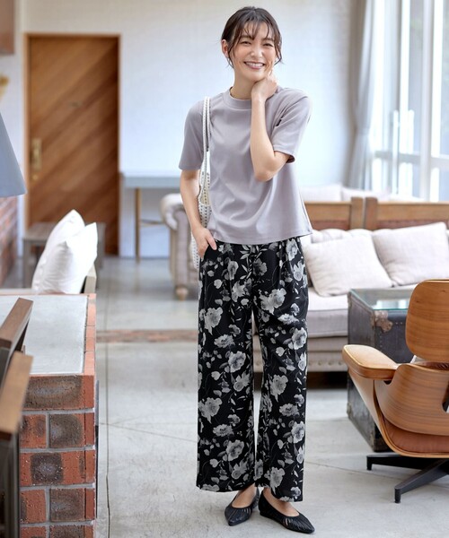 Tiaclasse(ティアクラッセ)の「アソートプリントワイドパンツ(その他パンツ・レディース・ブラック/グレイッシュベージュ/ネイビー・S/M/L)」の15枚目の写真