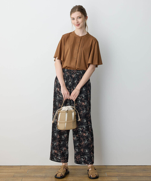 LE SOUK HOLIDAY(ルスークホリデー)の「2025年春夏【接触冷感】EASY ELEGANCEフリルブラウス(Tシャツ/カットソー・レディース・オフホワイト/ブラック/ブラウン・L/M)」の15枚目の写真