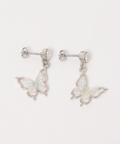 FOREVER 21（フォーエバー トゥエンティーワン）の「バタフライモチーフピアス（ピアス（両耳用）・レディース・シルバー・FREE）」の2枚目の写真