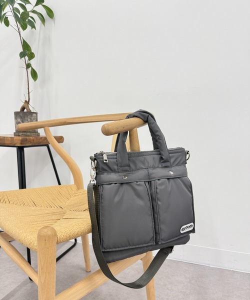 OUTDOOR PRODUCTS（アウトドアプロダクツ）の「【OUTDOOR PRODUCTS】別注 2WAY HELMET BAG ヘルメットバッグ（ショルダーバッグ・レディース・ブラック/カーキ/グレー・FREE）」の7枚目の写真