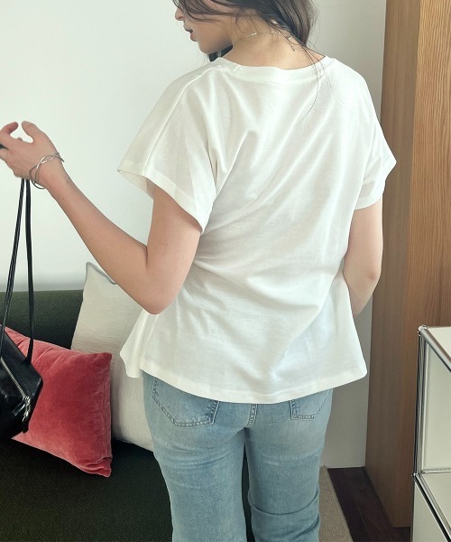 Rejoule(リジュール)の「ツイストドレープデザイン半袖Tシャツ(Tシャツ/カットソー・レディース・ブラック/アイボリー/イエロー・FREE)」の6枚目の写真