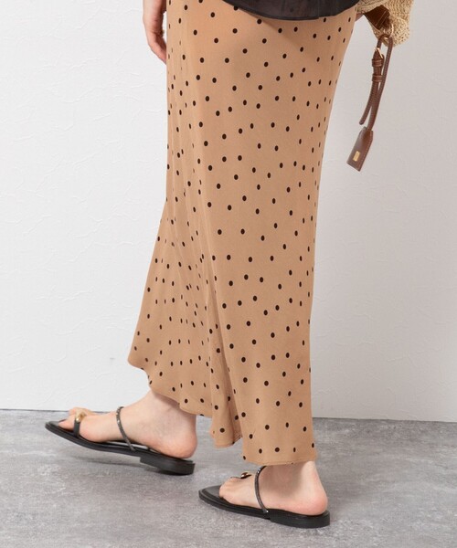 NOLLEY’S（ノーリーズ）の「ウォッシャブルドットプリントナロースカート（スカート・レディース・ブルー系その他7/ブラウン系その他・38/36）」の8枚目の写真