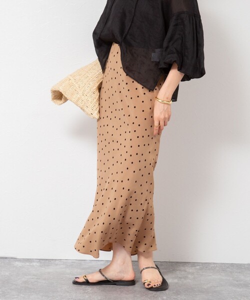 NOLLEY’S（ノーリーズ）の「ウォッシャブルドットプリントナロースカート（スカート・レディース・ブルー系その他7/ブラウン系その他・38/36）」の9枚目の写真