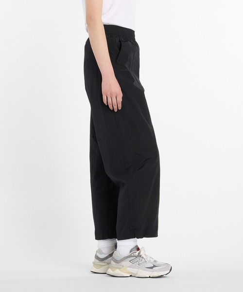 NB Grey テーパードパンツ（スウェットパンツ）｜New Balance