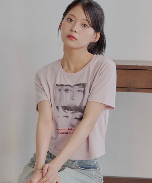 Chico（チコ）の「フォトチビT（Tシャツ/カットソー・レディース・ベージュ/ピンク/ホワイト/ブラック・FREE）」の4枚目の写真