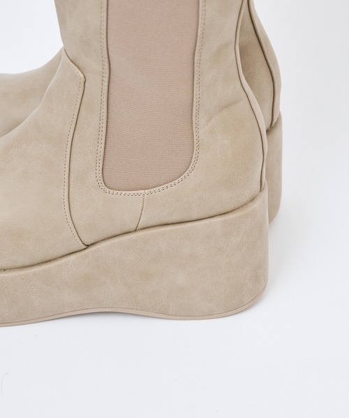 one after another NICE CLAUP(ワンアフターアナザーナイスクラップ)の「【マイナス3キロ見え】サイドゴアボリュームソールロングブーツ(ブーツ・レディース・ブラック/グレイッシュベージュ/ダークブラウン・S/M/L)」の8枚目の写真