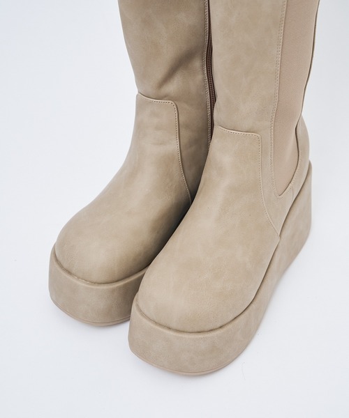 one after another NICE CLAUP(ワンアフターアナザーナイスクラップ)の「【マイナス3キロ見え】サイドゴアボリュームソールロングブーツ(ブーツ・レディース・ブラック/グレイッシュベージュ/ダークブラウン・S/M/L)」の9枚目の写真