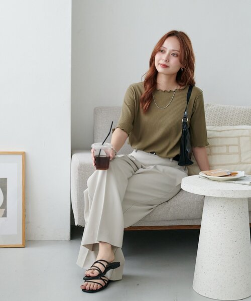 DISCOAT(ディスコート)の「配色リブメロー5分袖《WEB限定カラーあり》(Tシャツ/カットソー・レディース・ブラック系その他/ホワイト系その他2/オフホワイト/ホワイト系その他/アイボリー/ブラック/グレイッシュベージュ/グレー系その他・FREE)」の17枚目の写真