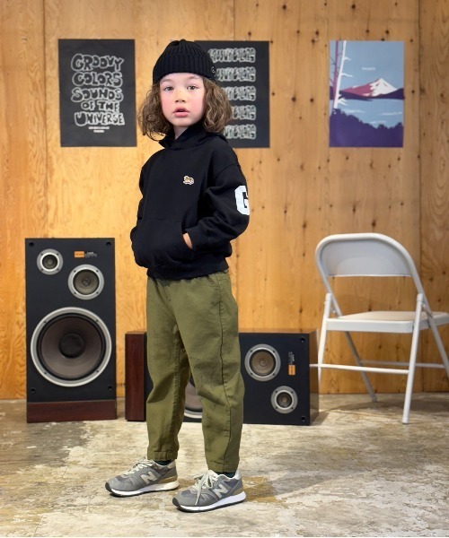 GROOVY COLORS(グルービーカラーズ)の「GRS SKATE DOG Sweat Hoodie(パーカー・キッズ・ブラック・115/125)」の6枚目の写真