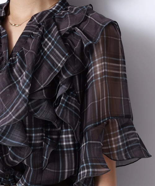 JUSGLITTY（ジャスグリッティー）の「シアーチェックブラウス（シャツ/ブラウス・レディース・ブルー/ピンク・1/2）」の4枚目の写真