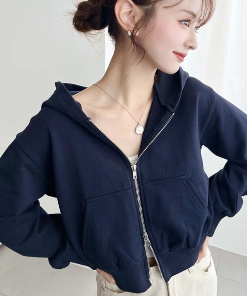 極美品✨️￥6.9万　23SS　エポカシャンブレータフタ ショートブルゾン　紺 moment+（モーメントプラス）の「ダブルジップショートパーカー ジャケット・アウター