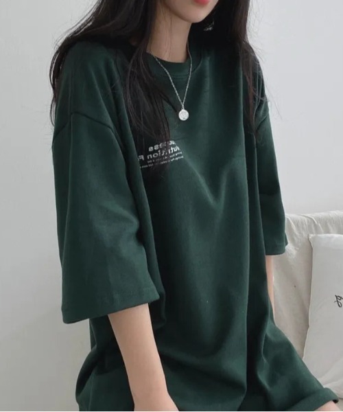 LETee(レティー)の「存在感のあるバックプリントで後ろ姿までおしゃれに!ゆったり着られるオーバーサイズTシャツ(Tシャツ/カットソー・レディース・ブルー/グリーン/ブラック/ホワイト・FREE)」の15枚目の写真