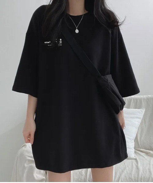 LETee(レティー)の「存在感のあるバックプリントで後ろ姿までおしゃれに!ゆったり着られるオーバーサイズTシャツ(Tシャツ/カットソー・レディース・ブルー/グリーン/ブラック/ホワイト・FREE)」の18枚目の写真