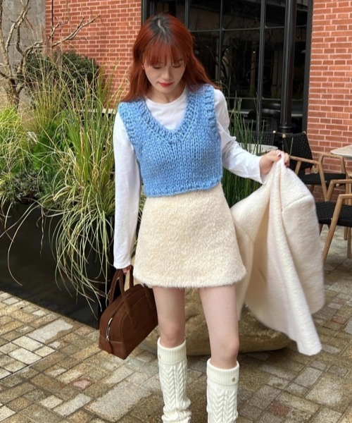 gossip!ロサンゼルス(ゴシップロサンゼルス)の「【Y2Kガーリー】もこもこボアAラインミニスカート(スカート・レディース・オフホワイト・S/M/L)」の5枚目の写真