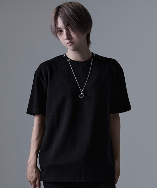 SILVER BULLET(シルバーバレット)の「『CavariA/キャバリア』ネックレス付きポンチ半袖TEE(Tシャツ/カットソー・メンズ・ブラック/ホワイト・L/M)」の1枚目の写真