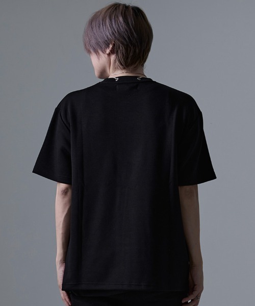 SILVER BULLET(シルバーバレット)の「『CavariA/キャバリア』ネックレス付きポンチ半袖TEE(Tシャツ/カットソー・メンズ・ブラック/ホワイト・L/M)」の6枚目の写真