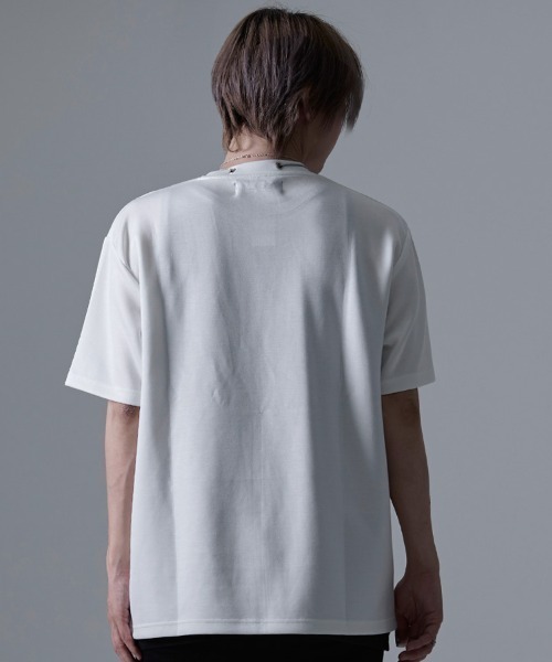 SILVER BULLET(シルバーバレット)の「『CavariA/キャバリア』ネックレス付きポンチ半袖TEE(Tシャツ/カットソー・メンズ・ブラック/ホワイト・L/M)」の3枚目の写真