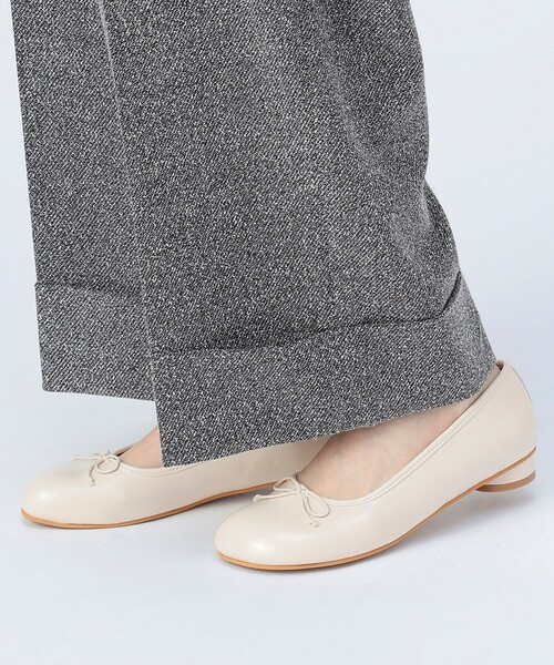 BEAMS HEART（ビームスハート）の「オブリークトゥ バレエ シューズ（22.5～24.5cm）（パンプス・レディース・シルバー/ホワイト系その他5/ブラック・SMALL/MEDIUM/LARGE）」の2枚目の写真