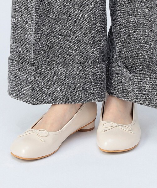 BEAMS HEART（ビームスハート）の「オブリークトゥ バレエ シューズ（22.5～24.5cm）（パンプス・レディース・シルバー/ホワイト系その他5/ブラック・SMALL/MEDIUM/LARGE）」の14枚目の写真