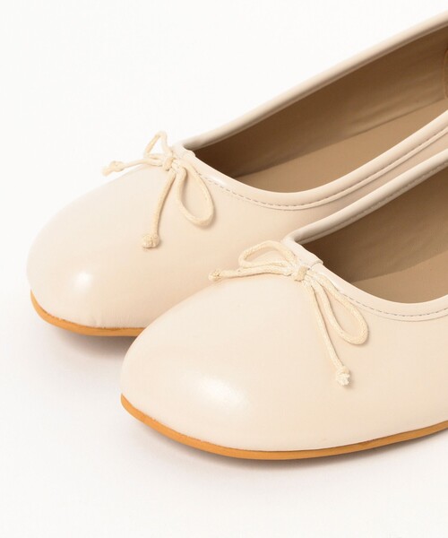 BEAMS HEART（ビームスハート）の「オブリークトゥ バレエ シューズ（22.5～24.5cm）（パンプス・レディース・シルバー/ホワイト系その他5/ブラック・SMALL/MEDIUM/LARGE）」の21枚目の写真