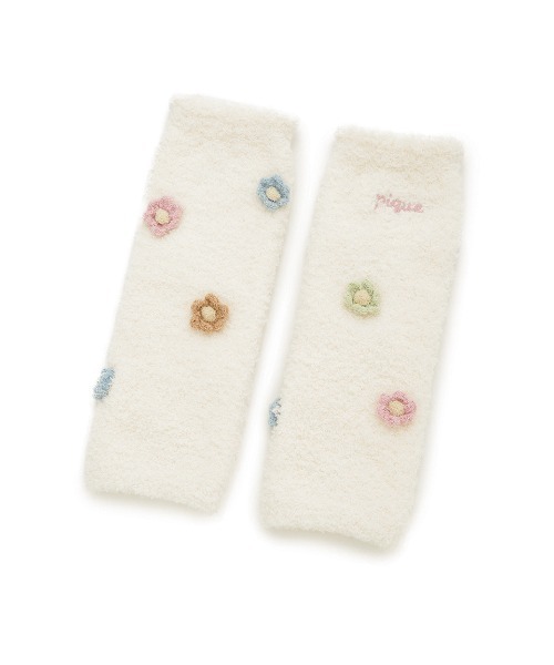 gelato pique(ジェラートピケ)の「【BABY】ベビモコフラワーレッグウォーマー(ベビーシューズ/ベビーソックス・キッズ・オフホワイト・F)」の1枚目の写真