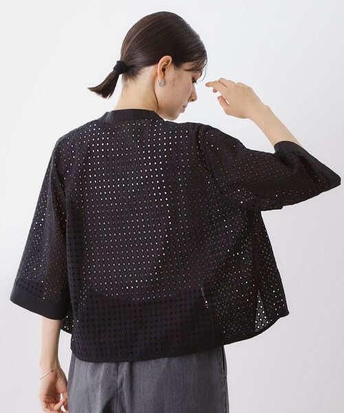 THE SHOP TK （ザ ショップ ティーケー ）の「5分袖レース刺繍コットンシャツ（シャツ/ブラウス・レディース・オフホワイト/ブラック・12/13）」の6枚目の写真