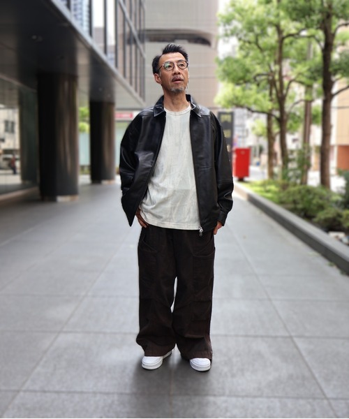 many men many mind(メニーメンメニーマインド)の「many men many mind /ラムレザー ボンバージャケット(ブルゾン・メンズ・ブラック・LARGE/MEDIUM/SMALL)」の7枚目の写真