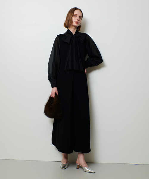 allureville（アルアバイル）の「シルキーセルロースボウブラウス