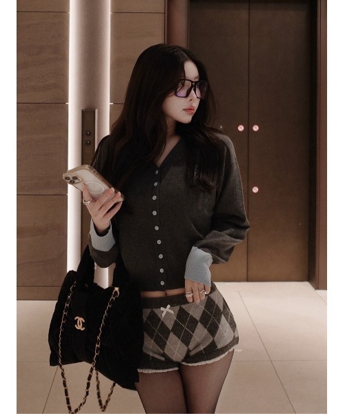 Darich（ダーリッチ）の「ポイントカラーニットカーディガン（カーディガン/ボレロ・レディース・ブラウン/ネイビー/チャコールグレー・FREE）」の5枚目の写真