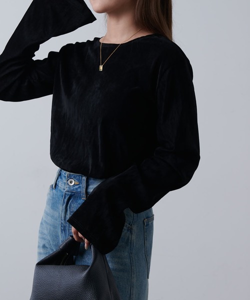 Lui's（ルイス）の「シアーベロア袖ギャザープルオーバー（Tシャツ/カットソー・レディース・オフホワイト/チャコールグレー/ブラック・FREE）」の2枚目の写真