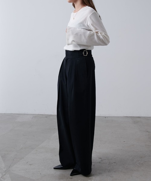 Lui's（ルイス）の「シアーベロア袖ギャザープルオーバー（Tシャツ/カットソー・レディース・オフホワイト/チャコールグレー/ブラック・FREE）」の6枚目の写真