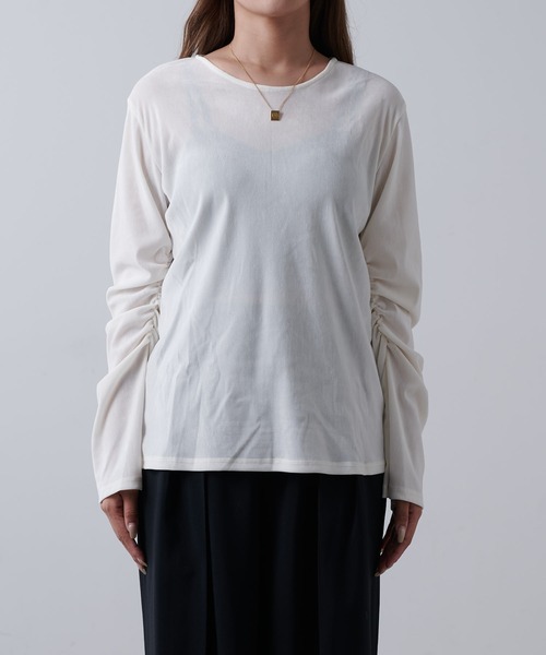 Lui's（ルイス）の「シアーベロア袖ギャザープルオーバー（Tシャツ/カットソー・レディース・オフホワイト/チャコールグレー/ブラック・FREE）」の8枚目の写真