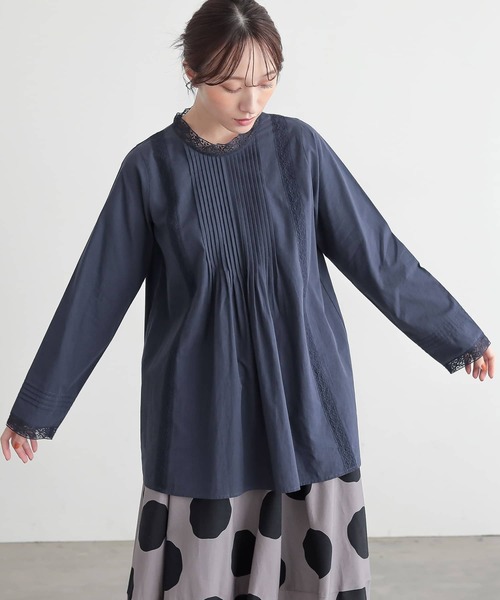 n'OrLABEL(ノアールレーベル)の「レースピンタックブラウス(シャツ/ブラウス・レディース・ネイビー/オフホワイト・2/1)」の15枚目の写真