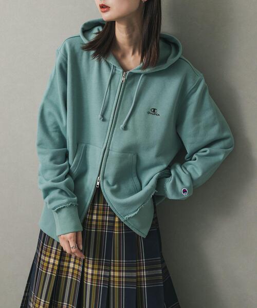 Champion(チャンピオン)の「『別注』Champion×SENSE OF PLACE ジップパーカー(パーカー・レディース・ブラウン/グリーン/オートミール・ONE)」の3枚目の写真