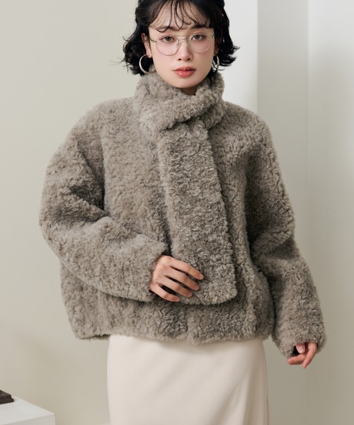 LAULEN（ローレン）の「boa muffler zip up blouson /ノーカラーボアマフラー付きジップアップブルゾン（ブルゾン・レディース・ダークグレー/ベージュ/ブラウン/グレイッシュベージュ・FREE）」の11枚目の写真