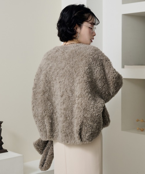 LAULEN（ローレン）の「boa muffler zip up blouson /ノーカラーボアマフラー付きジップアップブルゾン（ブルゾン・レディース・ダークグレー/ベージュ/ブラウン/グレイッシュベージュ・FREE）」の9枚目の写真