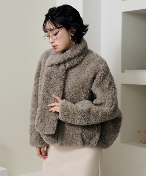 LAULEN（ローレン）の「boa muffler zip up blouson /ノーカラーボアマフラー付きジップアップブルゾン（ブルゾン・レディース・ダークグレー/ベージュ/ブラウン/グレイッシュベージュ・FREE）」の8枚目の写真