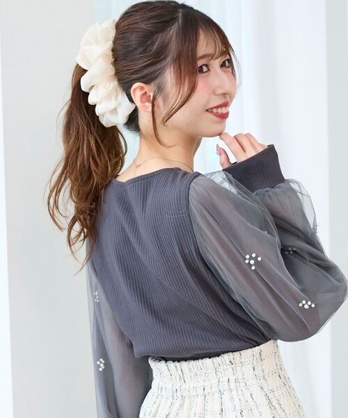 MAJESTIC LEGON（マジェスティックレゴン）の「パールチュールスリーブ長袖トップス（Tシャツ/カットソー・レディース・ラベンダー/ブルー/チャコールグレー/アイボリー/ブラック・MEDIUM）」の3枚目の写真