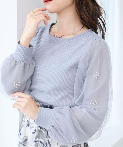 MAJESTIC LEGON（マジェスティックレゴン）の「パールチュールスリーブ長袖トップス（Tシャツ/カットソー・レディース・ラベンダー/ブルー/チャコールグレー/アイボリー/ブラック・MEDIUM）」の4枚目の写真