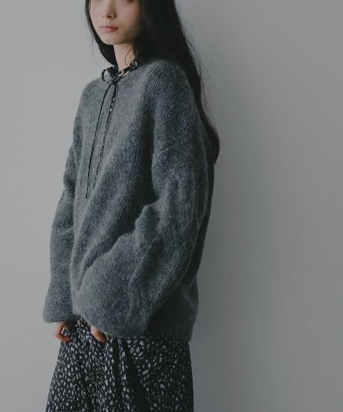 A part by（アパートバイ）の「モヘアケーブルニットプルオーバー（ニット/セーター・レディース・ピンク系その他2/オフホワイト/チャコールグレー/ブルー系その他4・FREE）」の9枚目の写真