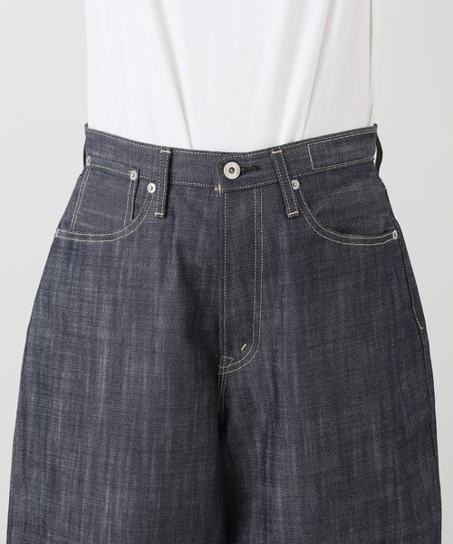 KURO(クロ)の「KURO WIDE SPREAD CROPPED SHORTS 964194:デニムショートパンツ(デニムパンツ・レディース・ネイビー・MEDIUM)」の10枚目の写真