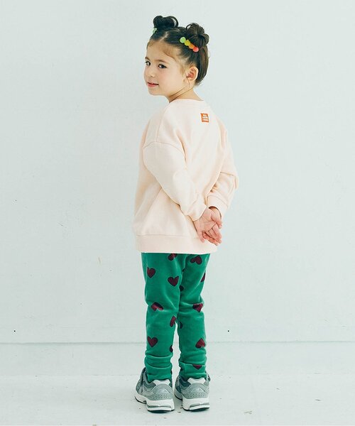 p.premier（ピードットプルミエ）の「【新色追加】イロチ買いしたいバリエーショングラフィック裏起毛トレーナー_ジュニア対応（スウェット・キッズ・ブルー/グリーン/クリーム/オフホワイト/ブラウン/キャメル/レッド・80/90/100/110/120/130/140）」の12枚目の写真