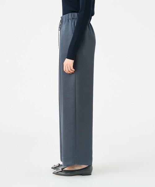 BALLSEY（ボールジィ）の「グリッツィーサテン イージーワイドパンツ（その他パンツ・レディース・ダークグレー/ライトベージュ・36/34）」の5枚目の写真